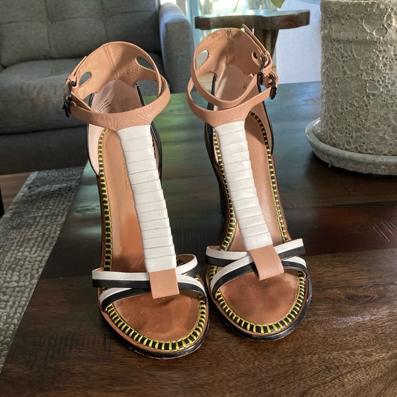 L.A.M.B Block Heels - Picture 2 of 4